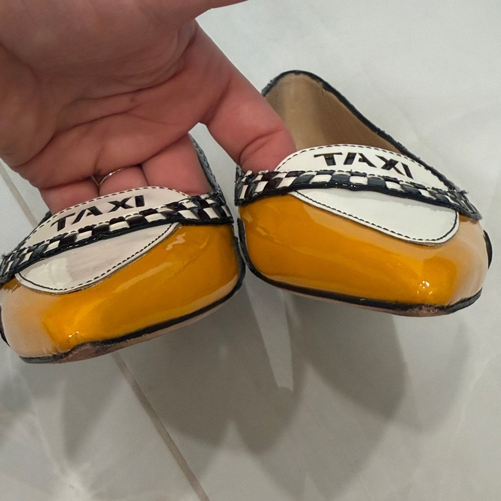 Kate Spade Yellow and White Taxi Flats - Picture 11 of 11